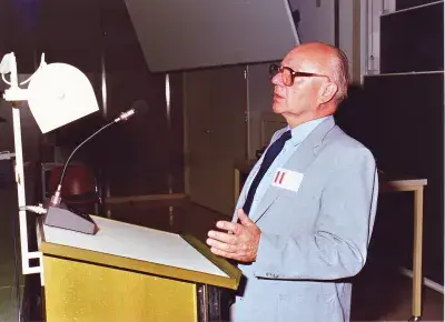 Heinz Zemanek bie der ICCHP