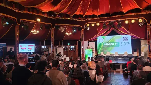 Eröffnung der IMAGINE 2025 im Mirage-Zirkuszelt